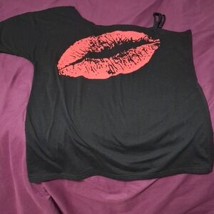 Lips one sleeve blouse